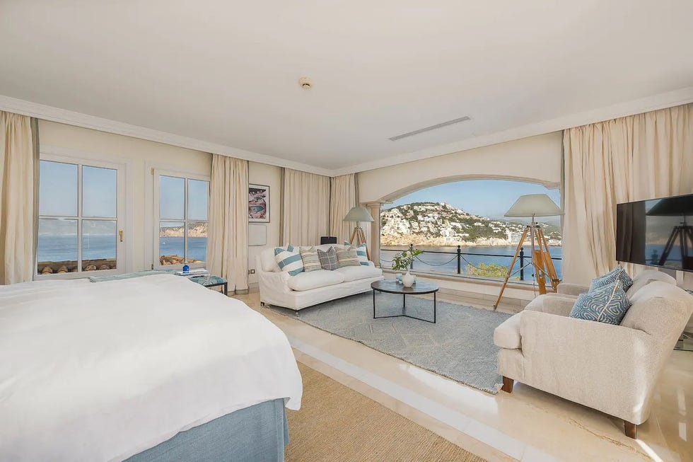 la casa de mallorca donde se ha rodado los ultimos capítulos de la serie the crown con el romance de diana y dodi