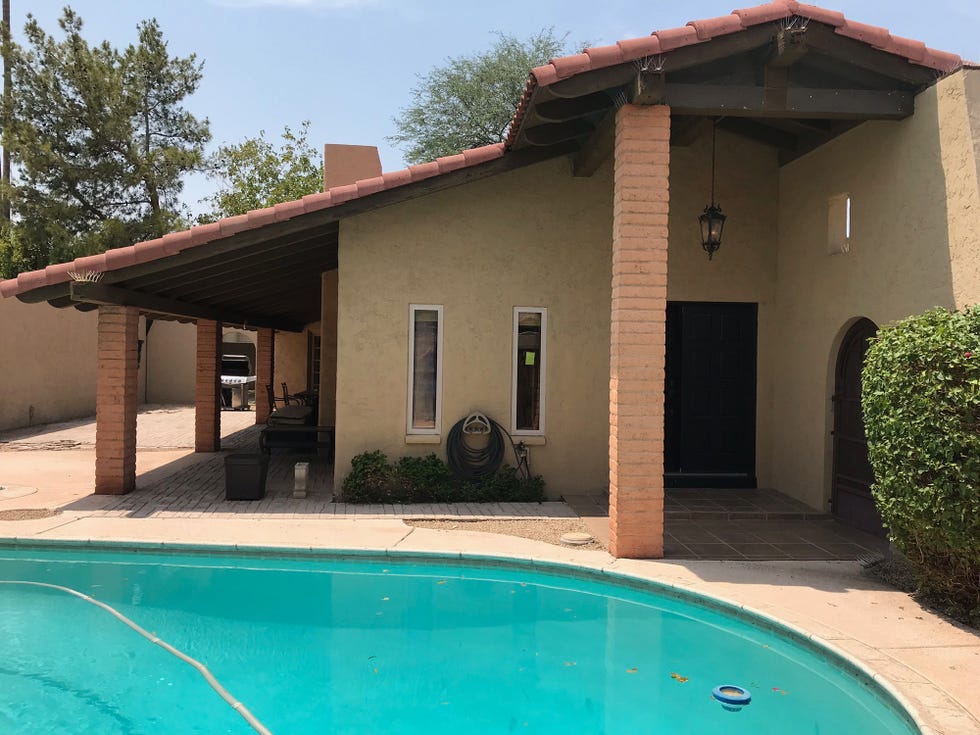casa con piscina antes de la reforma