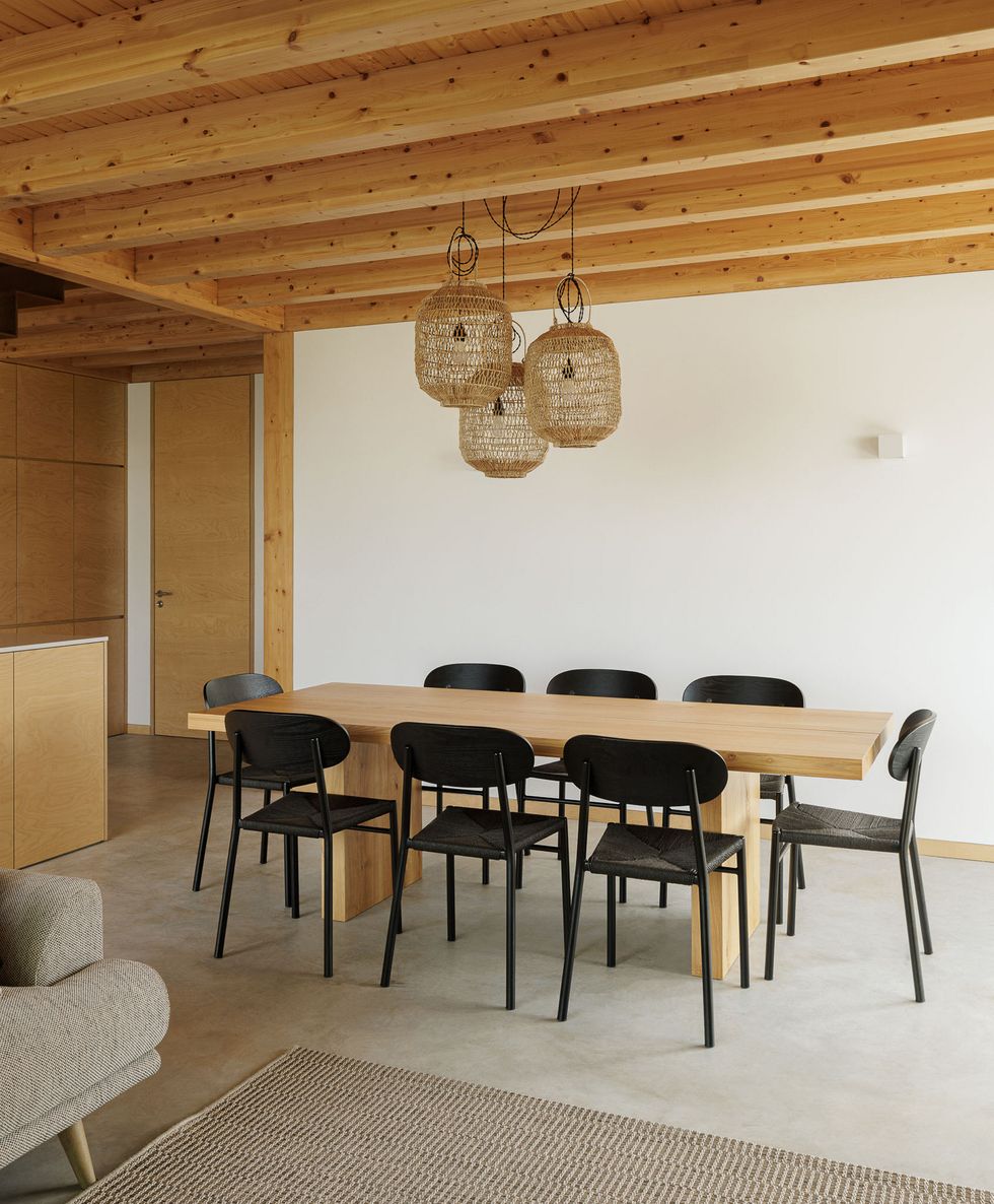 casa en portugal de arquitectura moderna en hormigon y madera