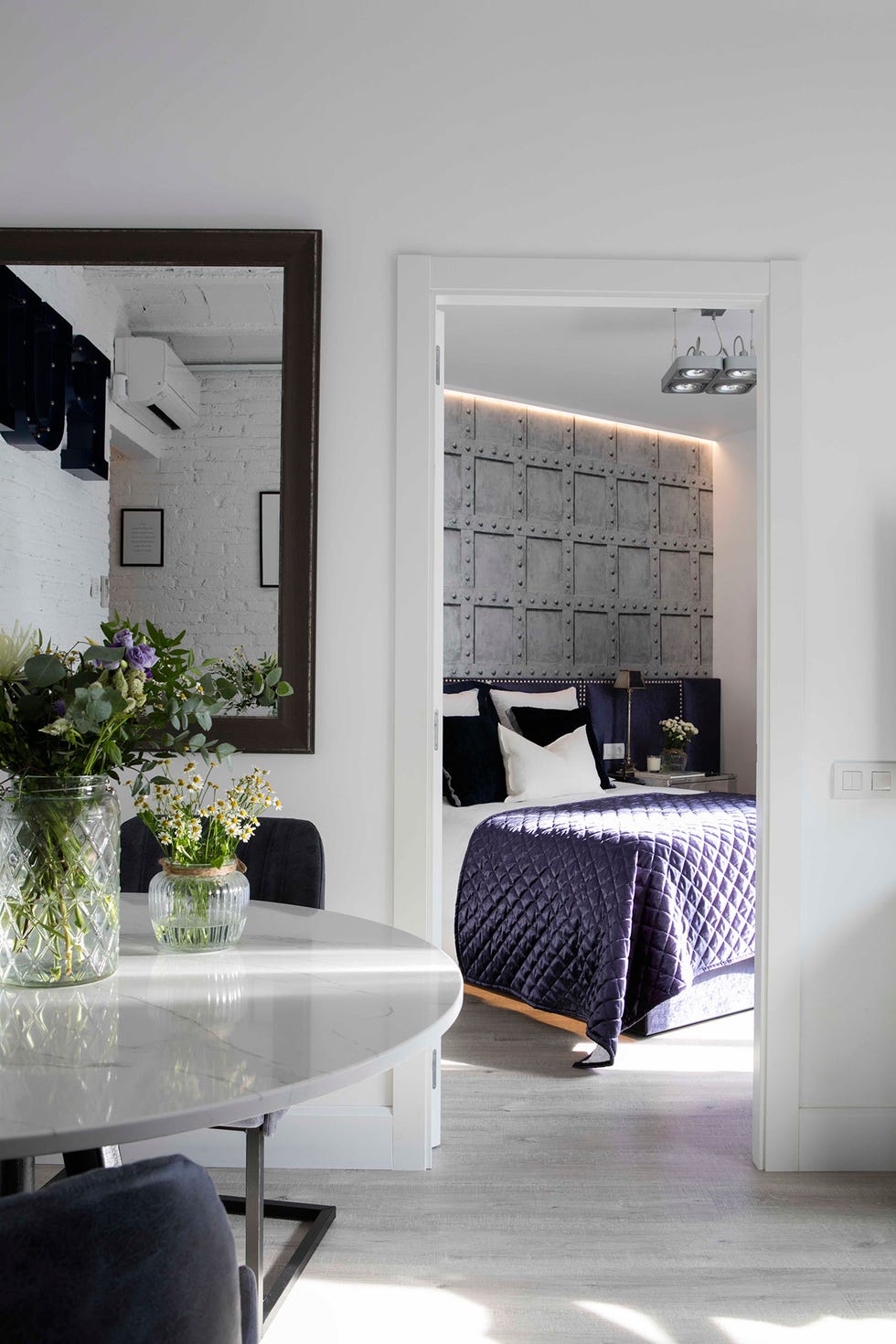 comedor y dormitorio comparten terciopelo