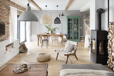 una casa de campo estilo nórdico salón comedor