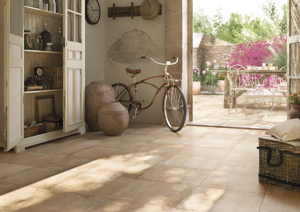 casa de campo con suelo porcelánico esmaltado