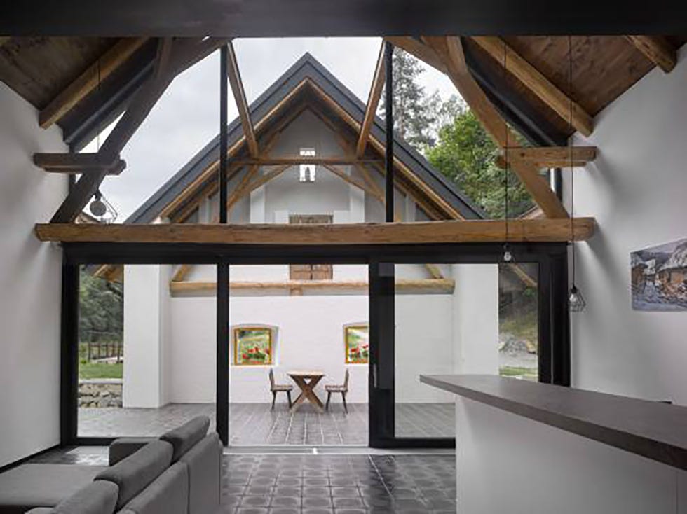 casa sostenible de diseño que era un antiguo molino, en república checa