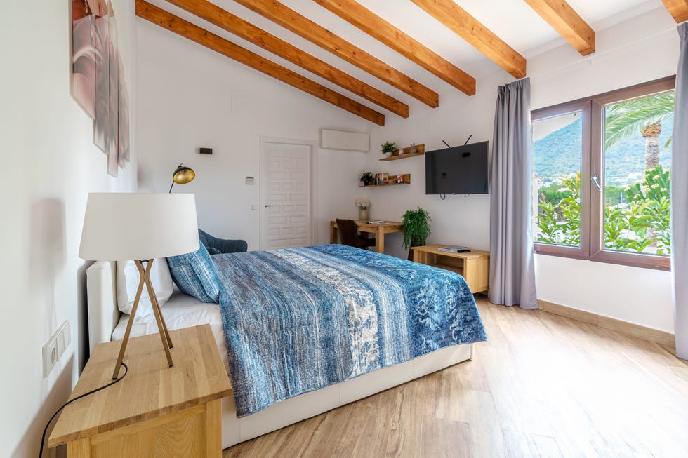 casa con piscina frente al peñón de ifach de airbnb