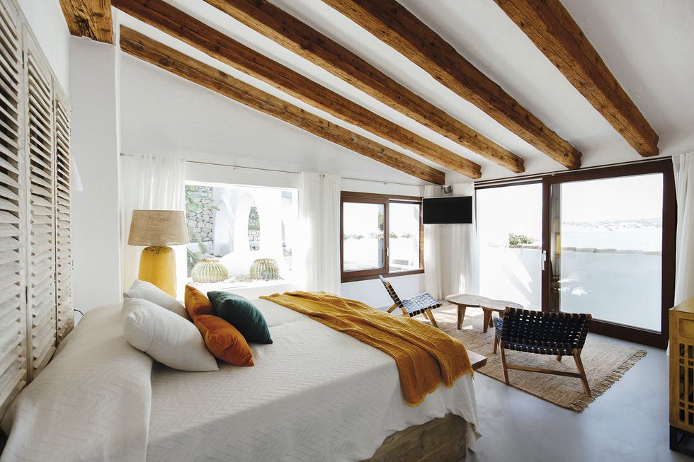 casa en la costa dormitorio principal con vistas al mar