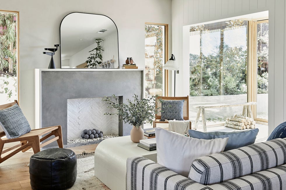salón decorado en tonos neutros