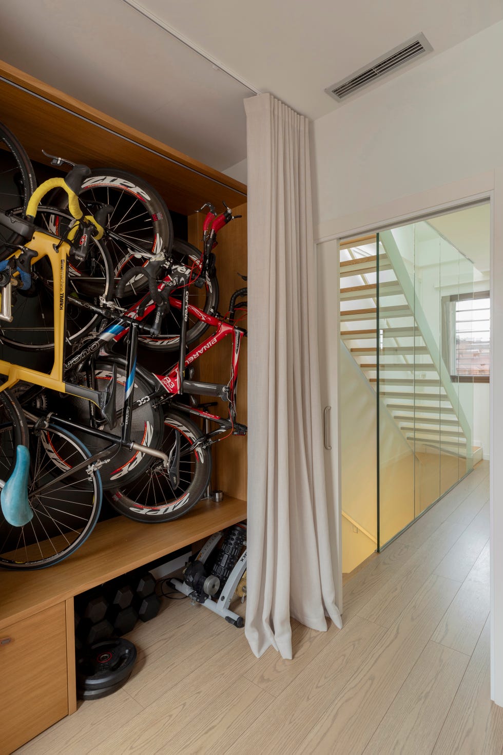 armario para guardar bicicletas