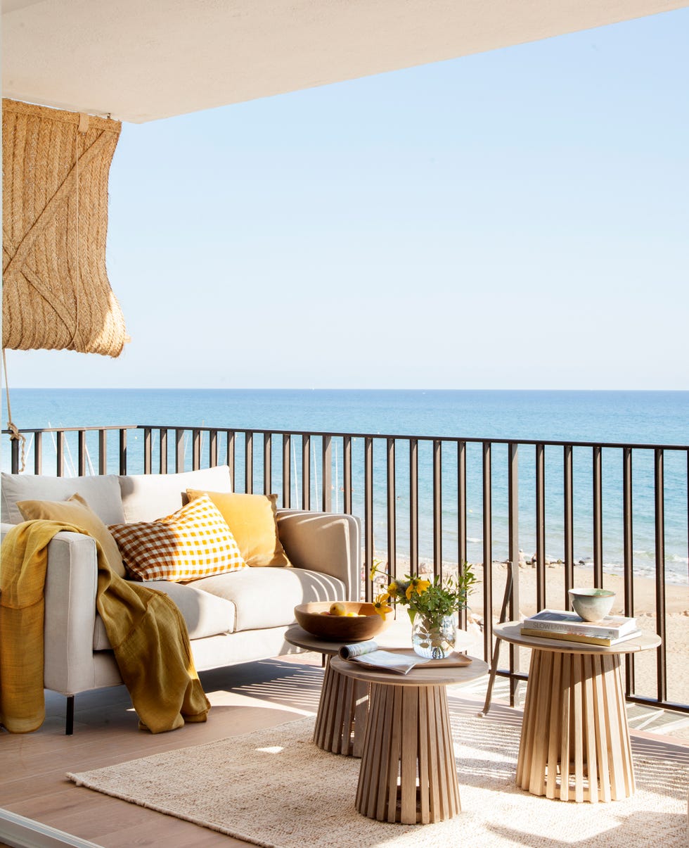 terraza con muebles de exterior