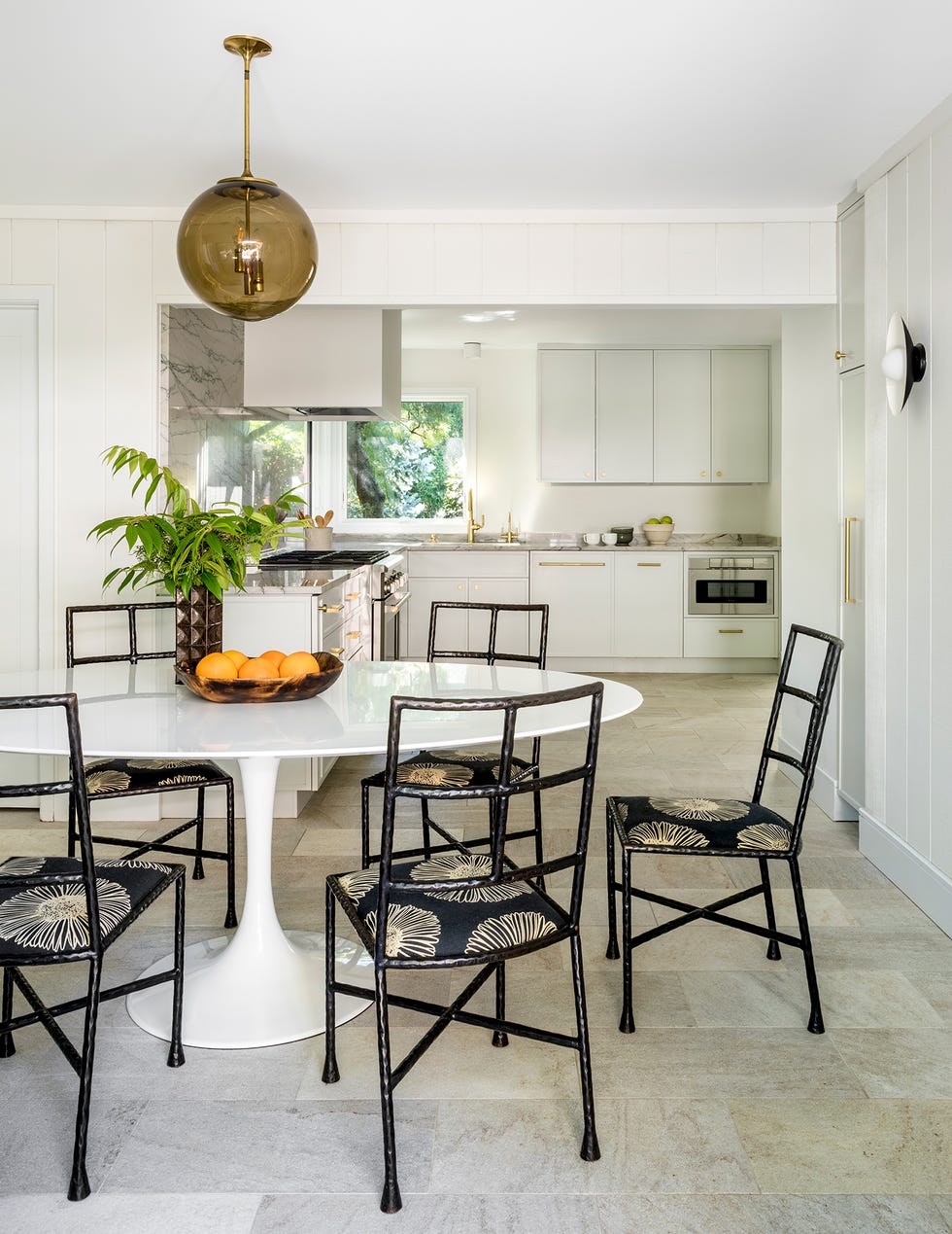 cocina blanca con office