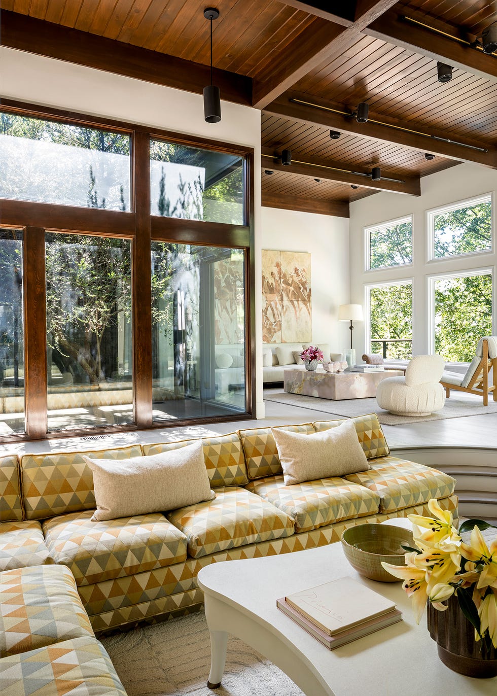 salón con doble altura