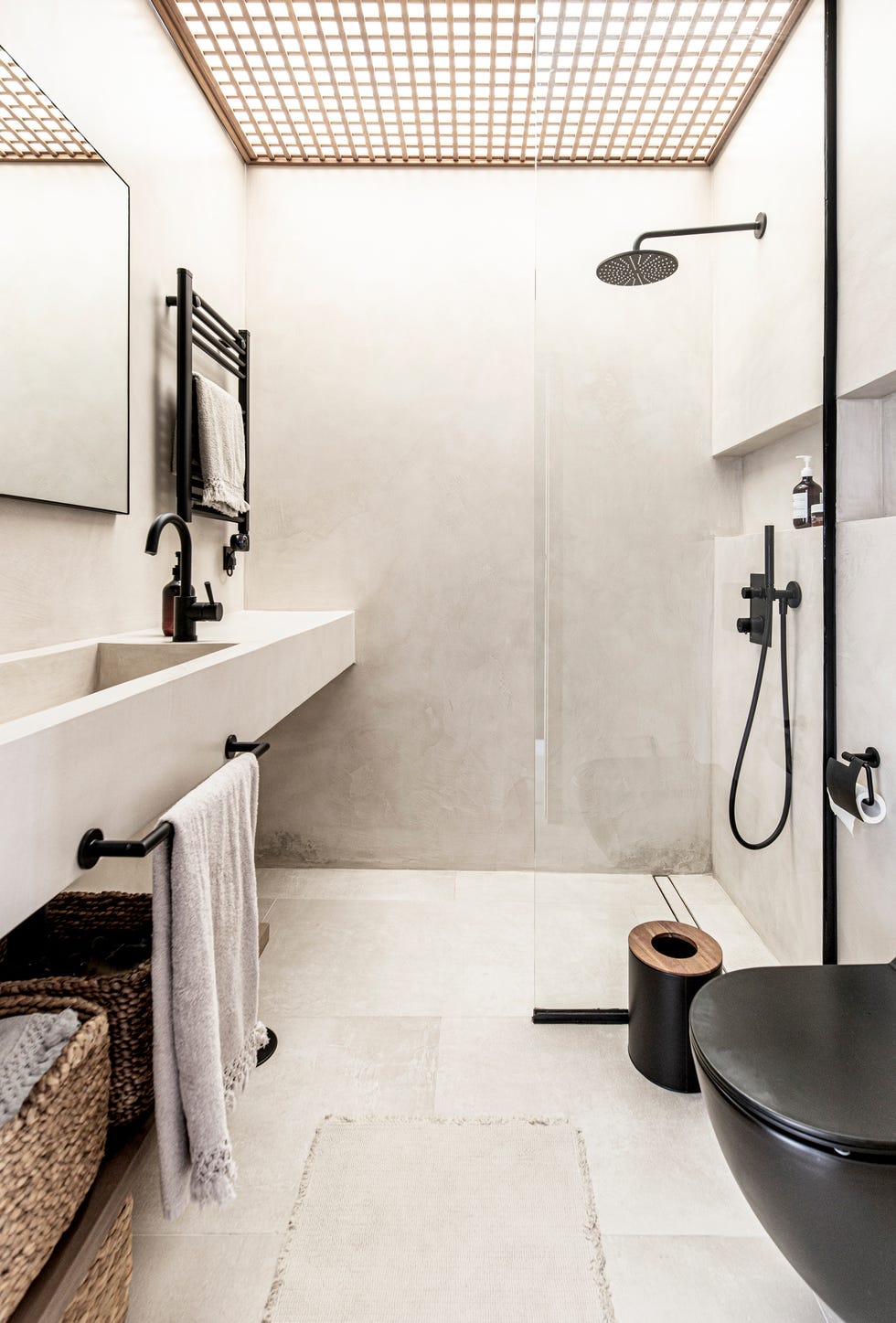 baño de microcemento con ducha a ras de suelo