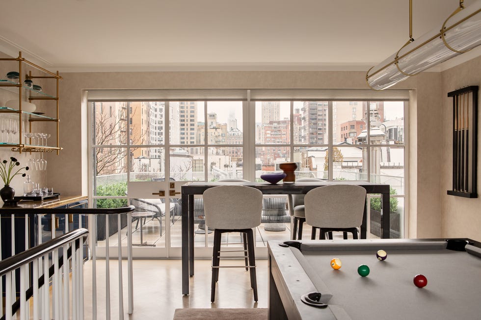 sala con bar y billar