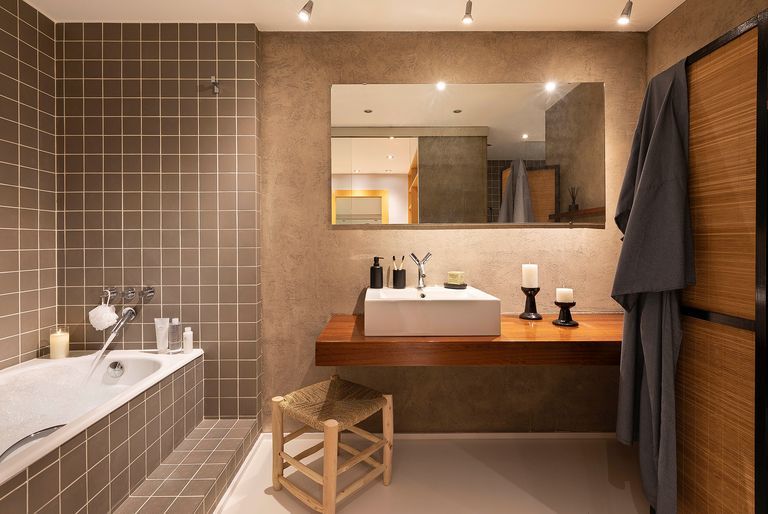 16 baños de estilo japonés para relajarte y encontrar el bienestar