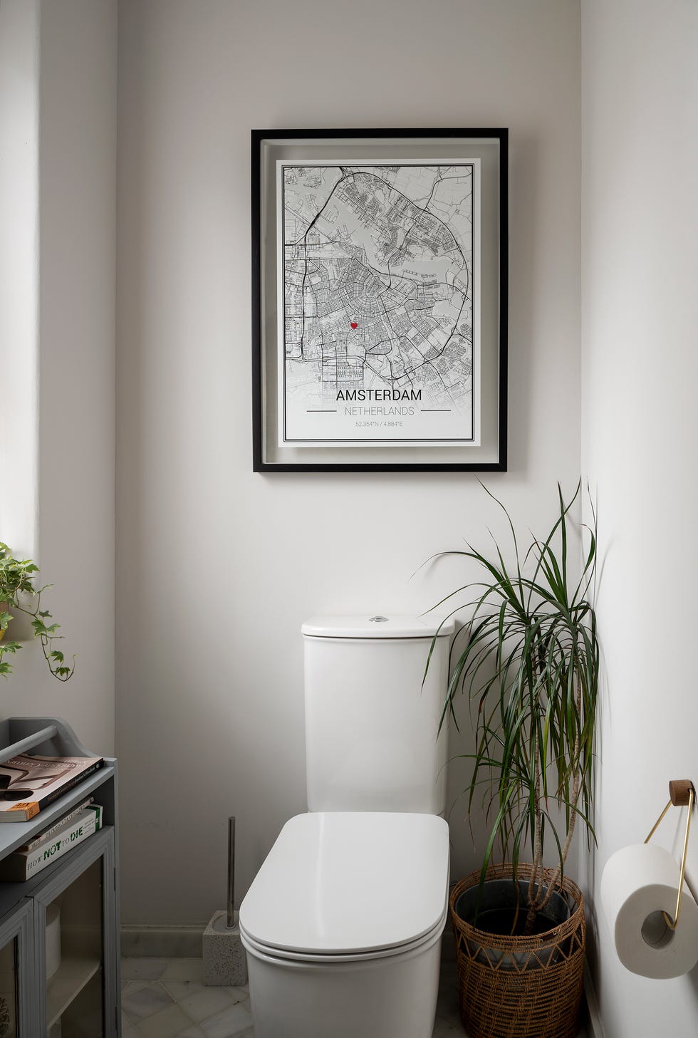 mapa de ámsterdam en el baño