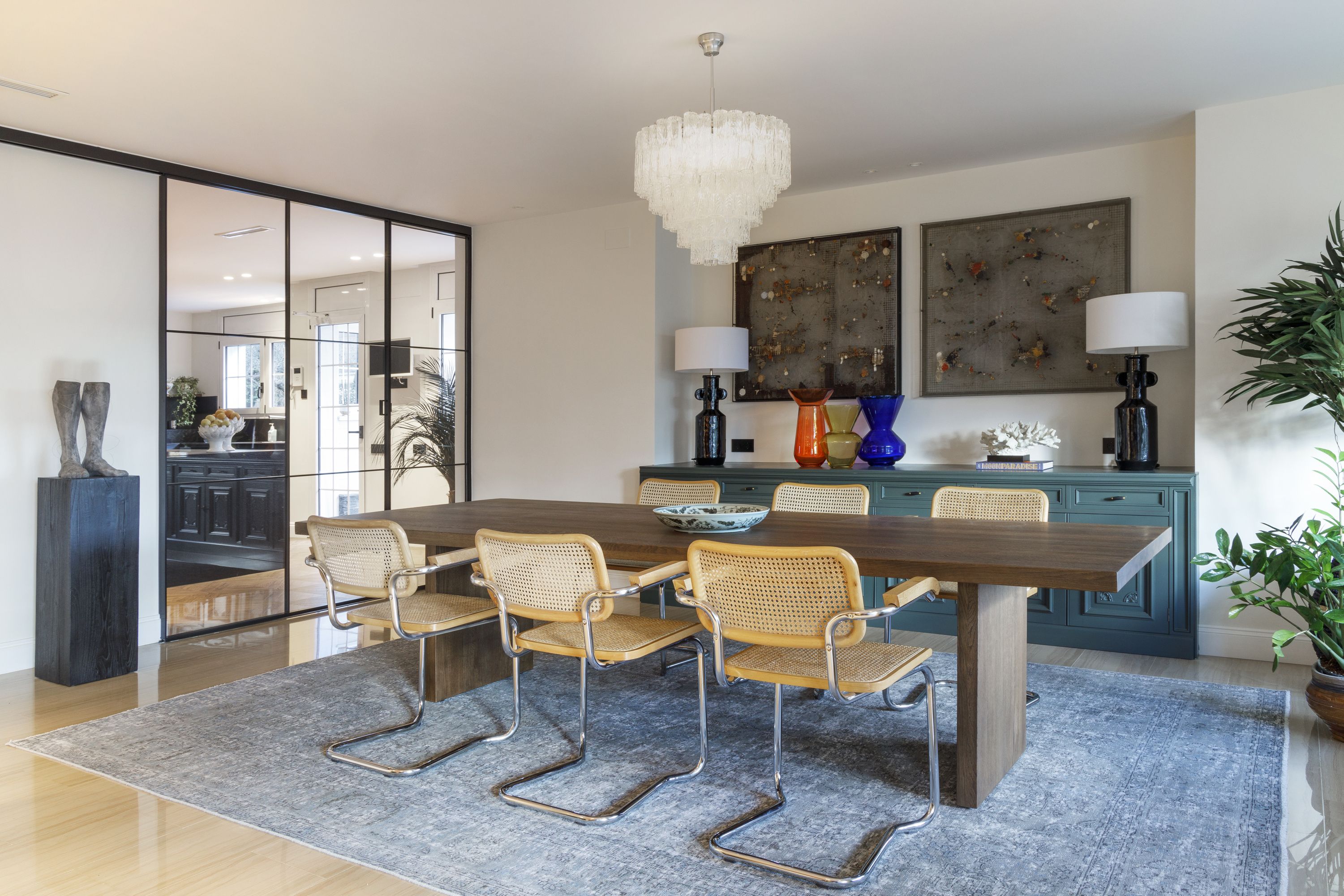 Cocina en el salón de una vivienda unifamiliar - Ecléctico - Escalera -  Barcelona - de Punt de Vista