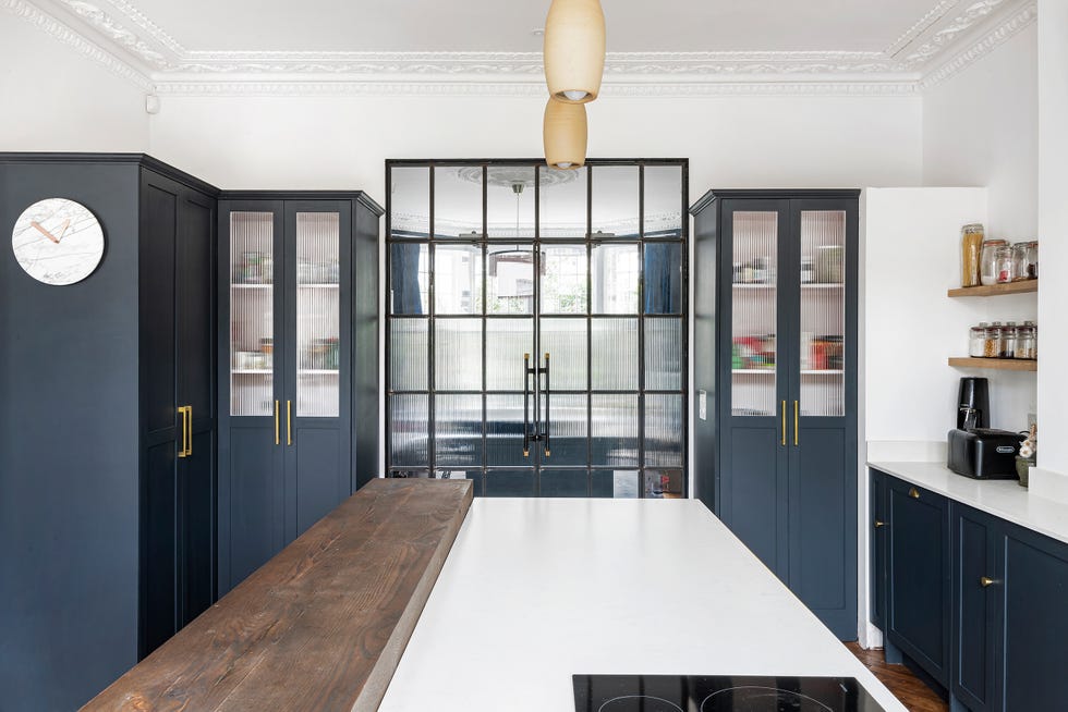 puertas de vidrio en la cocina