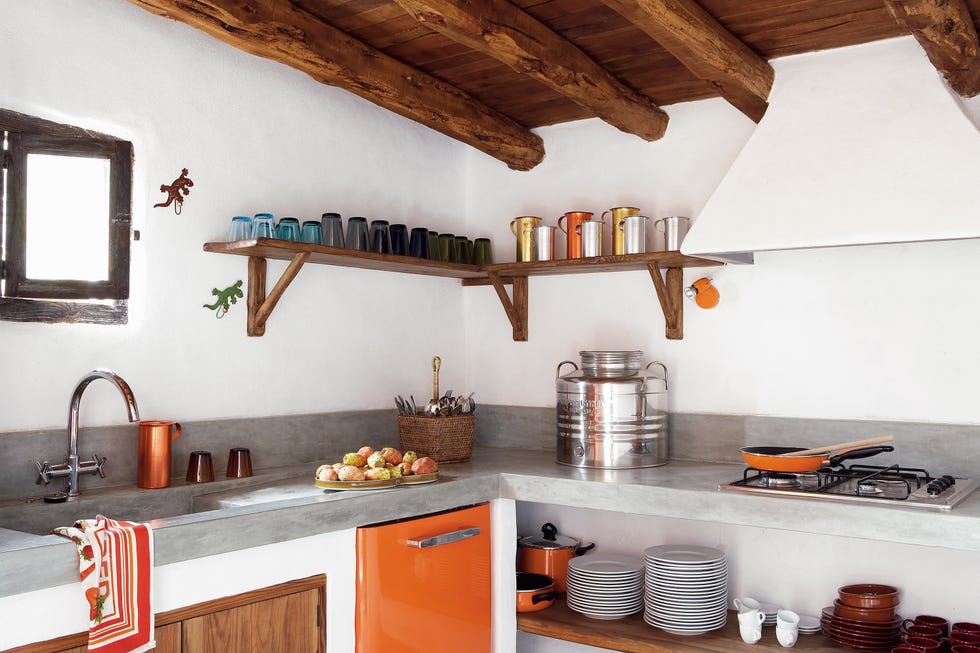 A house in Formentera rehabilitated with natural materials and an Arabic-style patio