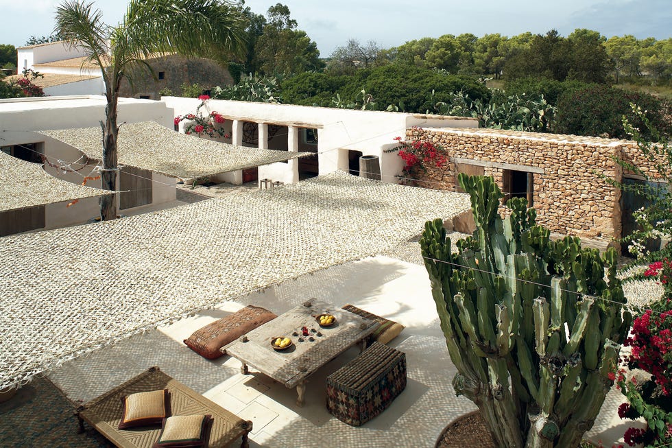 A house in Formentera rehabilitated with natural materials and an Arabic-style patio