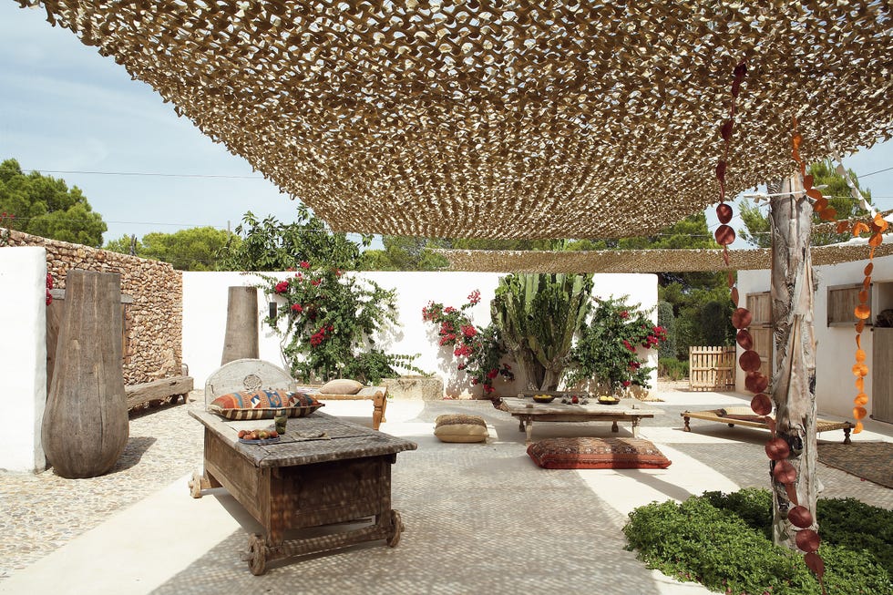 A house in Formentera rehabilitated with natural materials and an Arabic-style patio