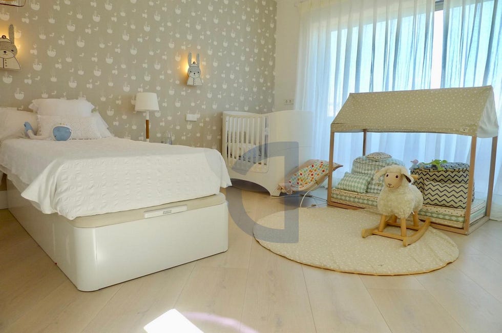 chalet familiar de iker casillas y sara carbonero madrid habitación infantil