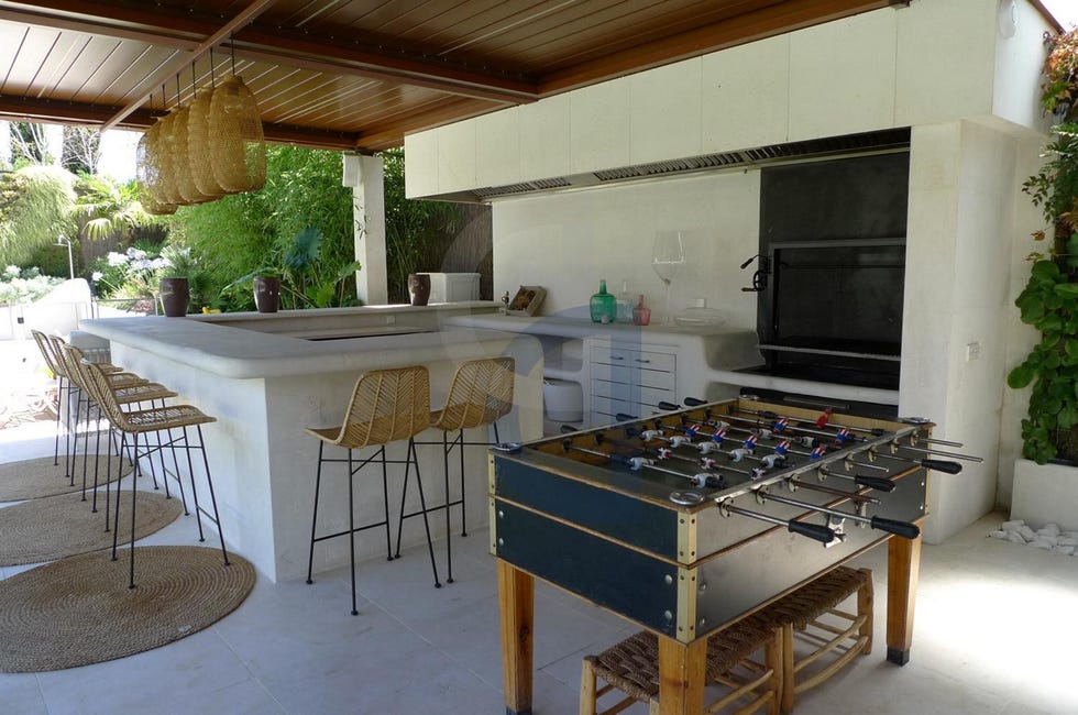 chalet familiar de iker casillas y sara carbonero madrid porche