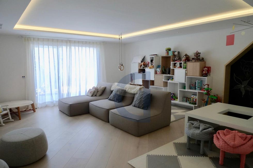 chalet familiar de iker casillas y sara carbonero madrid sala juegos
