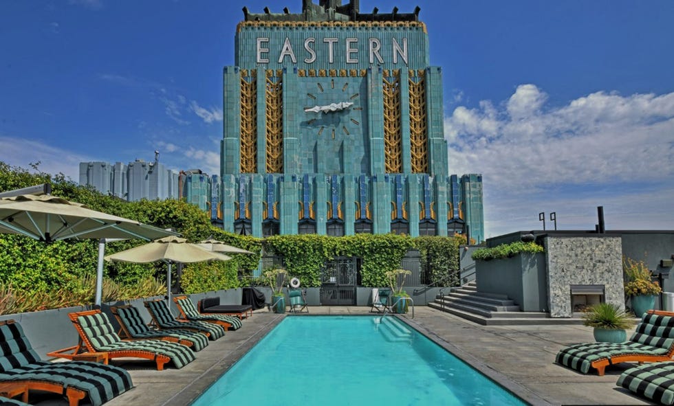 casa de johnny deep y amber heard en los angeles, una fachada art déco