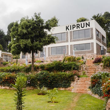 Decathlon abre un centro de entrenamiento de atletas en Kenia La marca Kiprun aspira a convertirse en una de las cinco primeras del running con un edificio para 22 corredores y les ayudará en su preparación física y mental