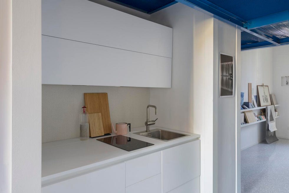 mini cocina en estudio pequeño dúplex