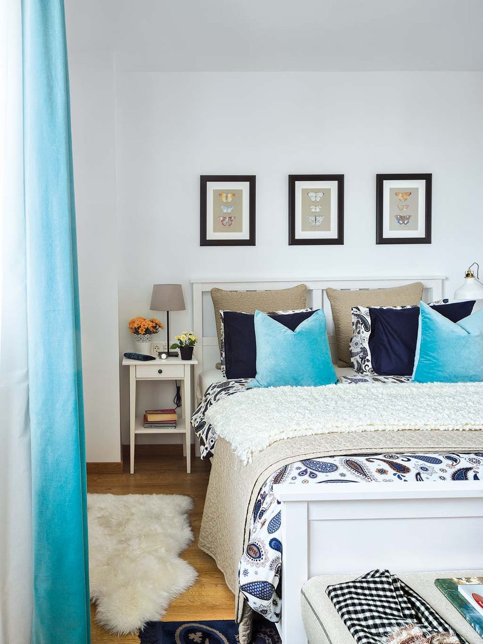Bedroom, Room, Furniture, Blue, Bed, Bed sheet, White, Interior design, Turquoise, Property, 