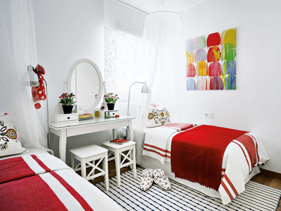 Interior design, Room, Bed, Floor, Textile, Red, Wall, Bedding, Flooring, Bed sheet, 