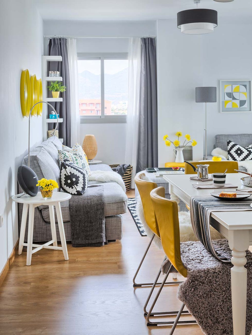 Room, Furniture, Yellow, Black, Interior design, Green, Living room, Property, Home, Table, 