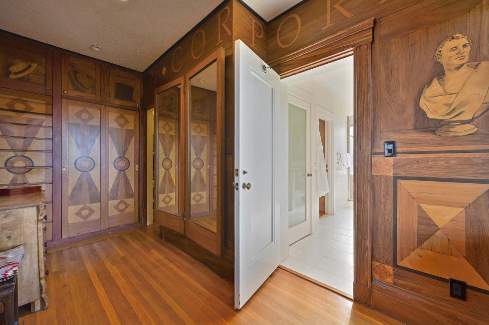 Vestidor de la casa de Nicolas Cage en San Francisco