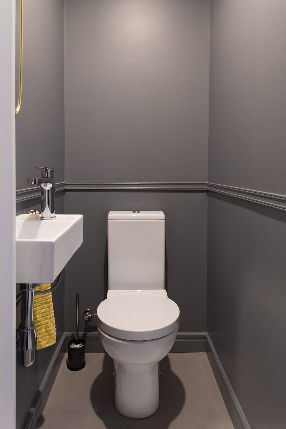 aseo moderno decorado en gris