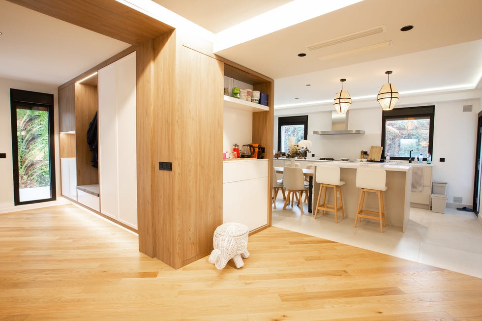cocina abierta moderna con isla central