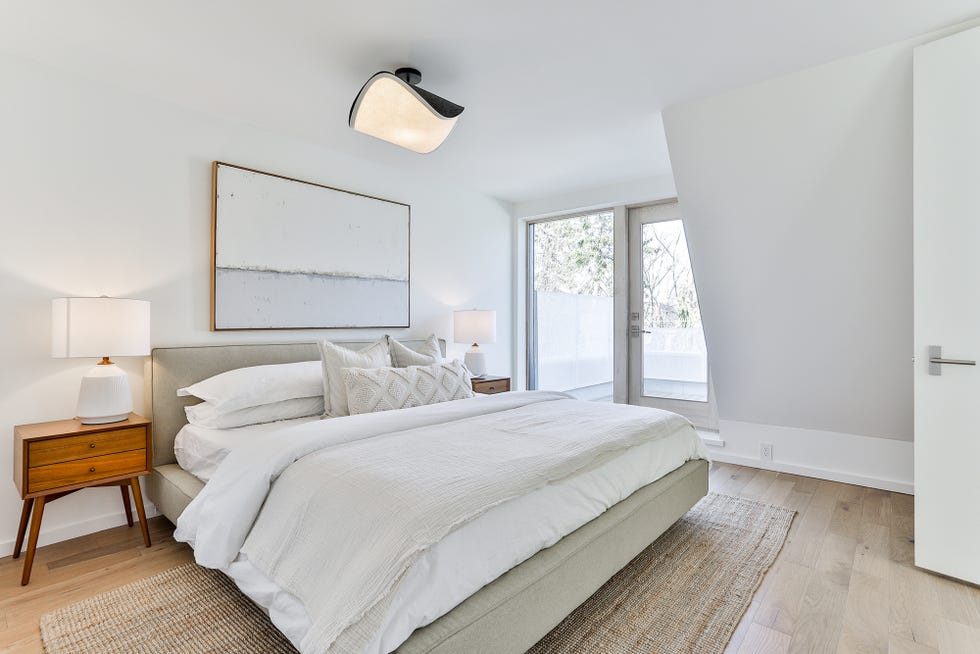 dormitorio de diseño contemporáneo en tonos neutros