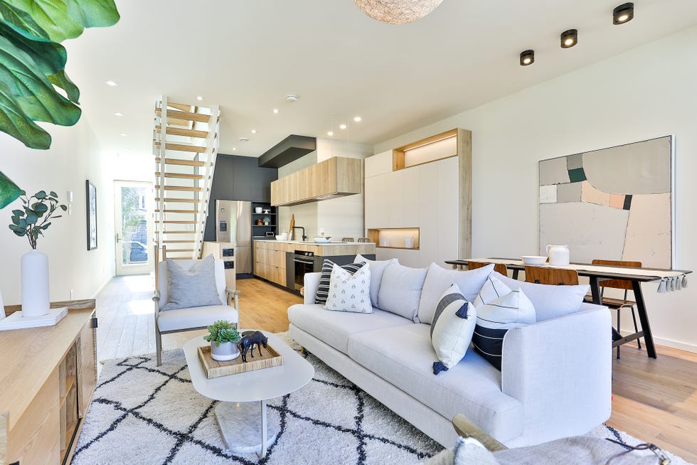 salón open concept de diseño contemporáneo y estilo boho