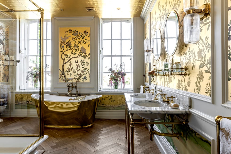 drummonds, bathroom, spa bath, freestanding shower