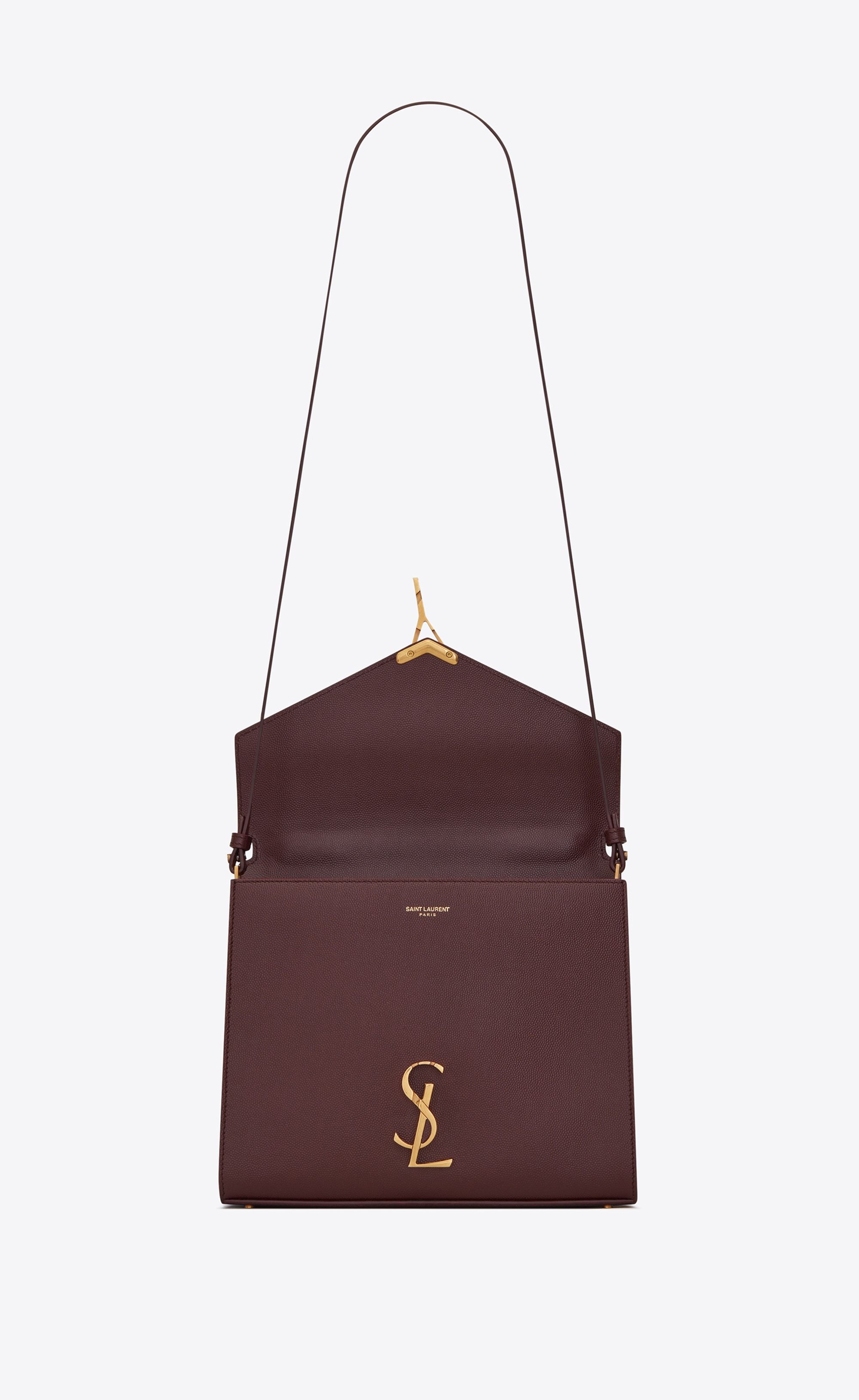 サンローランが、シグネチャーロゴを冠した新作バッグ「CASSANDRA（カサンドラ）」を発売！｜ハーパーズ バザー（Harper's BAZAAR）公式