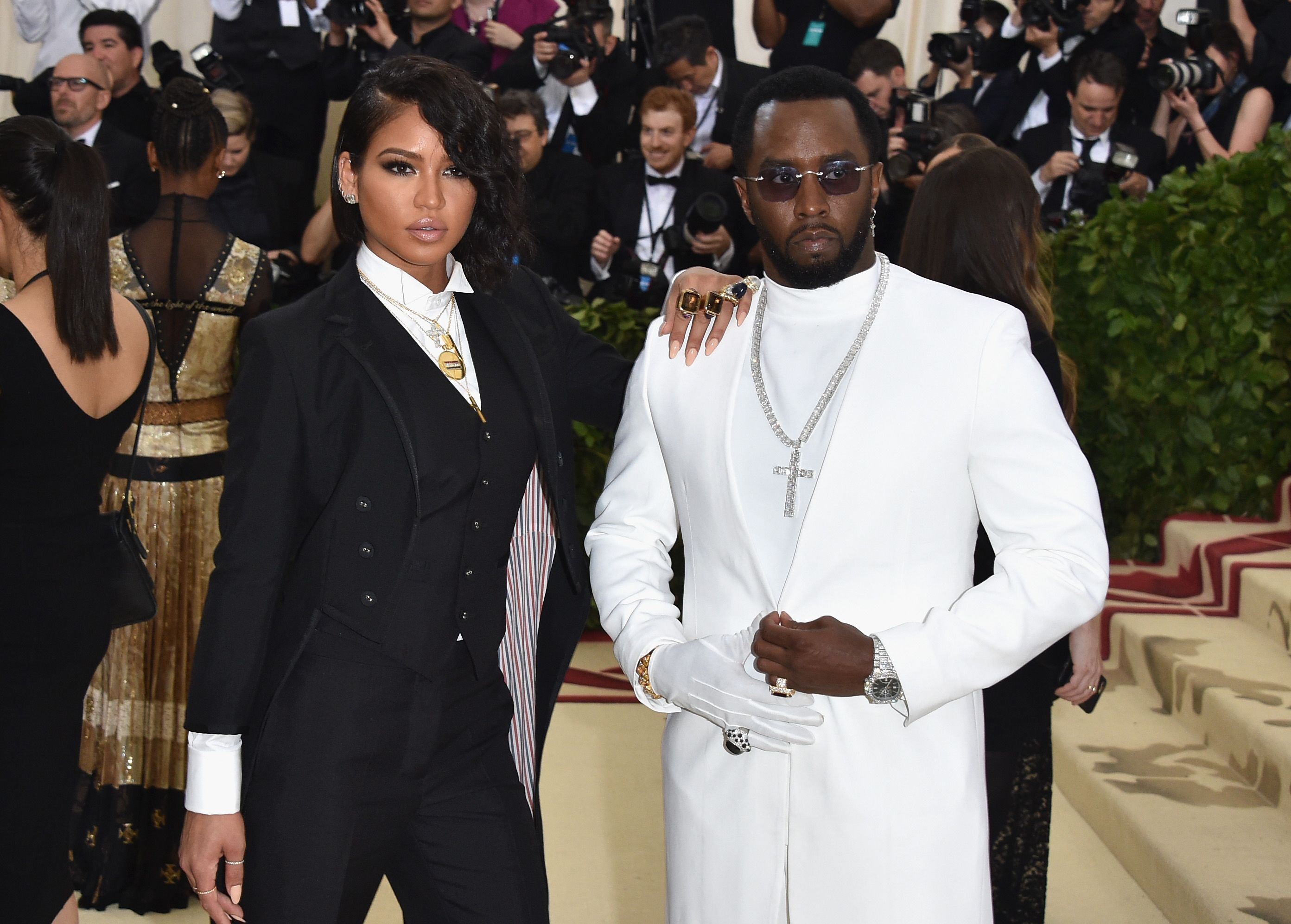 Cassie Beschuldigt Haar Ex Diddy Van Verkrachting En Mishandeling