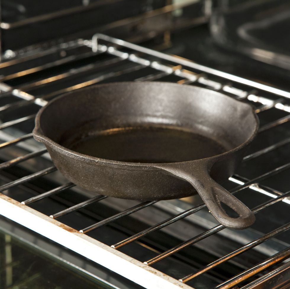 vintage items to borrow from grandma cast iron cookware