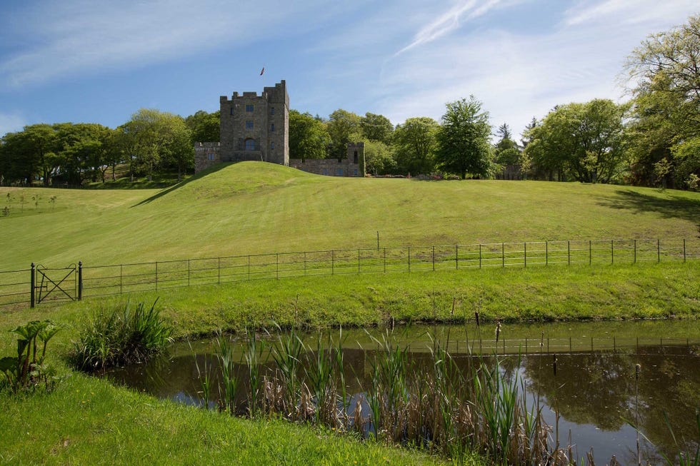 Castell Gyrn - 6 bedroom castle in Wales