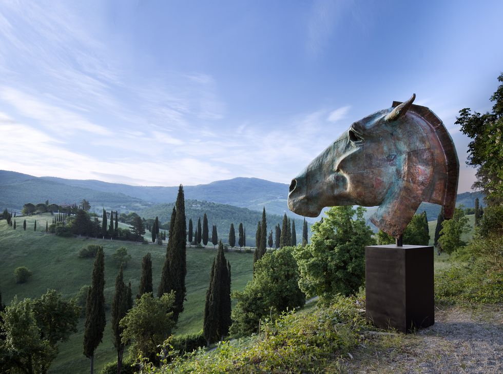 castello di reschio italy hotel bronze equine sculpture