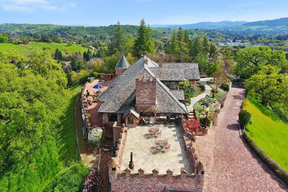 Vista de pájaro del Castillo del Álamo en California