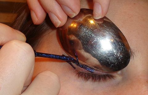 Cat-eye with a spoon