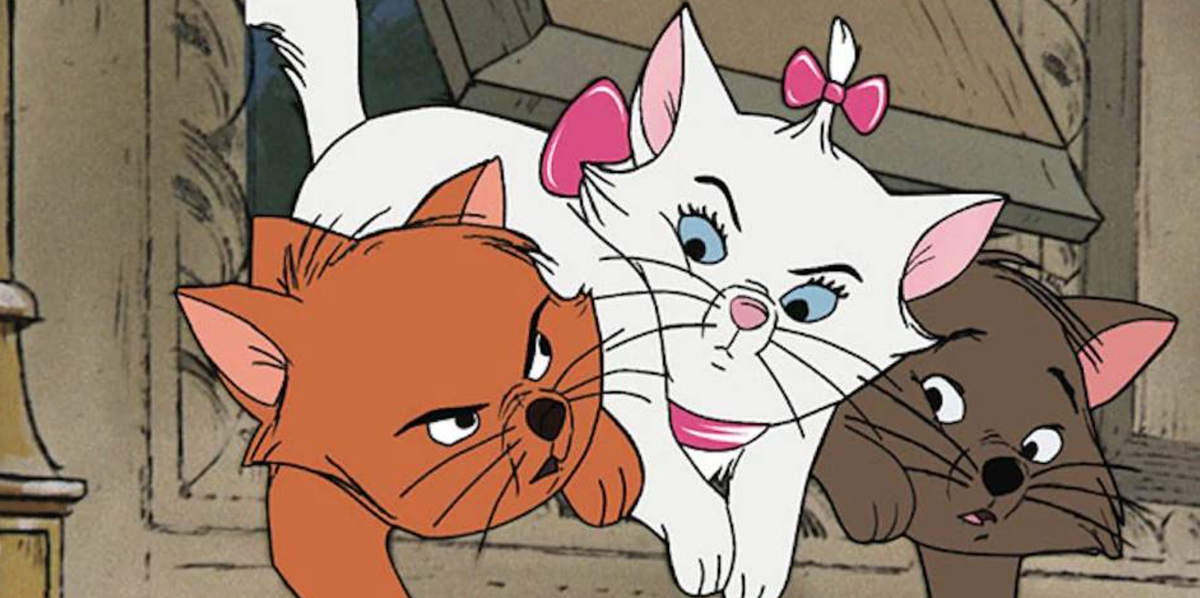 disney's aristocats fitting through a dog door