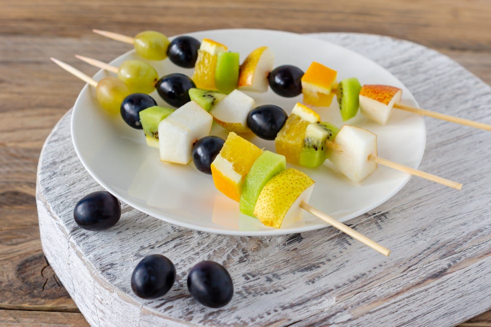 brochetas de fruta variadas
