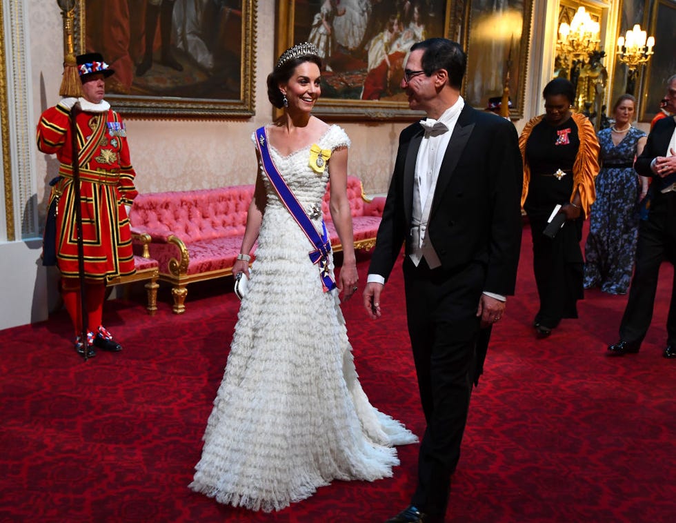 La reina Isabel II organiza una cena de Estado en el palacio de Buckingham en honor de Donald y Melania Trump