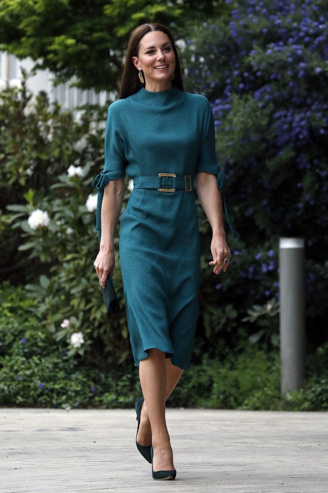 Kate Middleton Wears Belted Green Dress to Present Queen Elizabeth ...