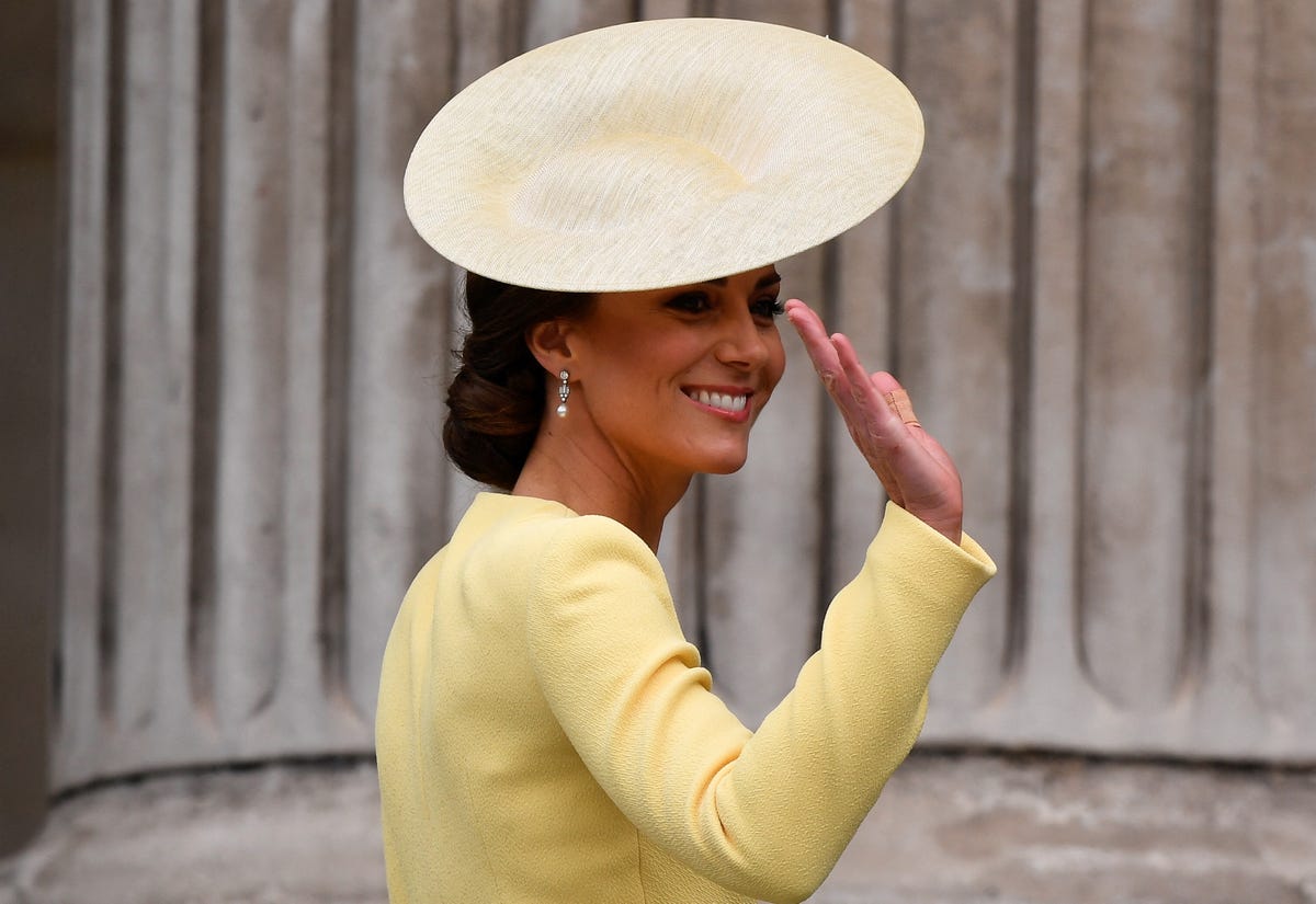 Kate Middleton Wears Yellow Dress at Platinum Jubilee Service of ...